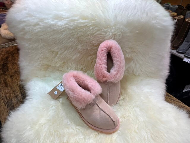 Sheepskin Footwear Image - 43