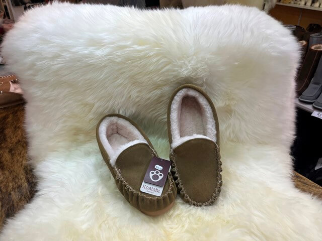 Sheepskin Footwear Image - 45